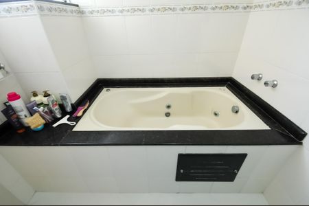 Casa à venda com 143m², 3 quartos e 4 vagasBanheiro da Suíte