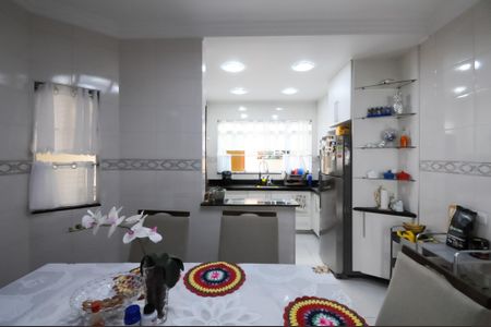 Casa à venda com 143m², 3 quartos e 4 vagasCozinha - Armários