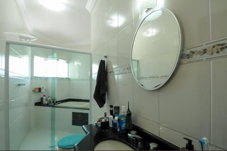 Casa à venda com 143m², 3 quartos e 4 vagasBanheiro da Suíte