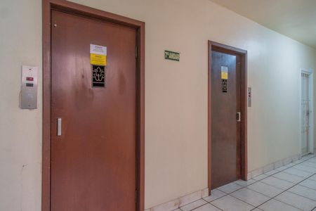 Apartamento para alugar com 107m², 3 quartos e sem vagaElevadores