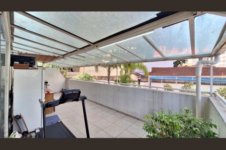 Apartamento para alugar com 106m², 3 quartos e 1 vaga Apartamento para alugar com 106m², 3 quartos e 1 vagaVaranda da Sala