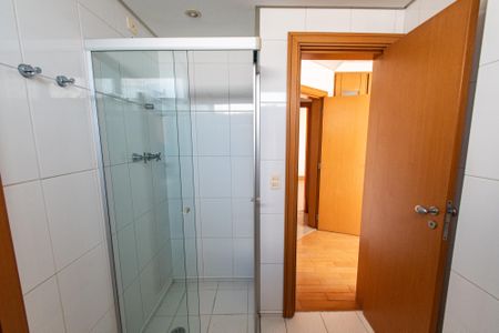 Apartamento à venda com 137m², 3 quartos e 2 vagasBanheiro da Suíte 1