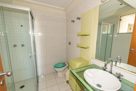 Apartamento à venda com 137m², 3 quartos e 2 vagasBanheiro da suíte 2