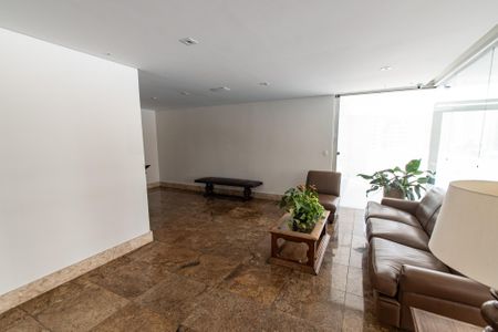 Apartamento à venda com 137m², 3 quartos e 2 vagasÁrea comum - Hall de entrada