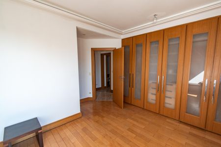 Apartamento à venda com 137m², 3 quartos e 2 vagasSuíte 1