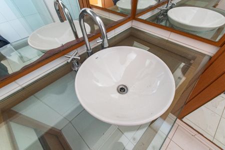 Apartamento à venda com 137m², 3 quartos e 2 vagasBanheiro da Suíte 1