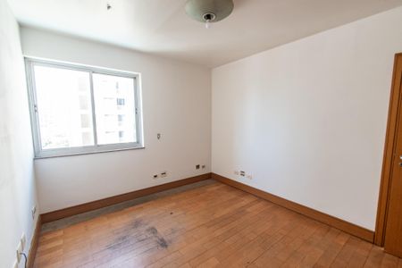 Apartamento à venda com 137m², 3 quartos e 2 vagasSuíte 2