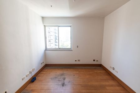 Apartamento à venda com 137m², 3 quartos e 2 vagasSuíte 2