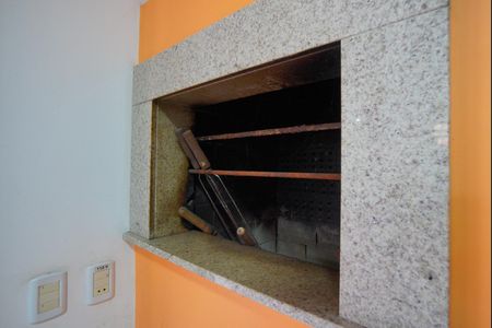 Casa à venda com 330m², 5 quartos e 4 vagasCozinha - Churrasqueira