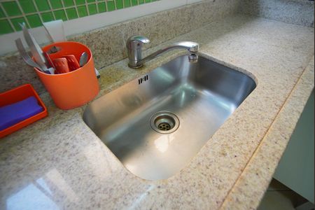 Casa à venda com 330m², 5 quartos e 4 vagasCozinha - Torneira