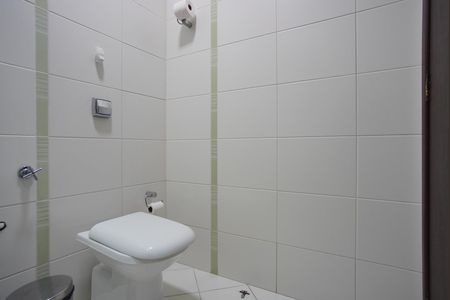 Casa à venda com 330m², 5 quartos e 4 vagasBanheiro da Suíte 1