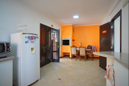 Casa à venda com 330m², 5 quartos e 4 vagasCozinha