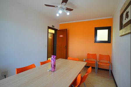 Casa à venda com 330m², 5 quartos e 4 vagasQuarto 4 - Segundo Andar