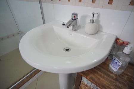 Casa à venda com 330m², 5 quartos e 4 vagasBanheiro da Suíte 2 - Segundo Andar