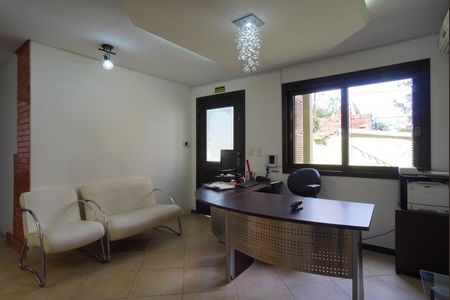 Casa à venda com 330m², 5 quartos e 4 vagasSala