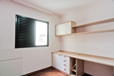 Apartamento à venda com 140m², 3 quartos e 2 vagasQuarto 2