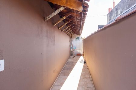 Casa à venda com 250m², 4 quartos e 2 vagas Casa à venda com 250m², 4 quartos e 2 vagasVaranda