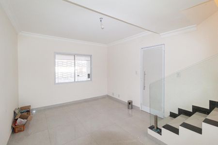 Casa à venda com 250m², 4 quartos e 2 vagas Casa à venda com 250m², 4 quartos e 2 vagasSala