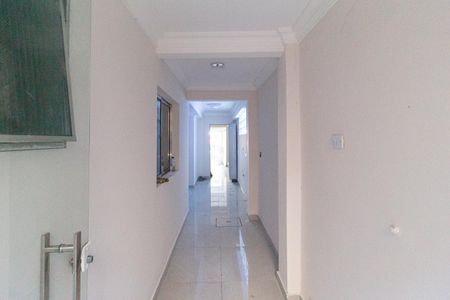 Casa à venda com 250m², 4 quartos e 2 vagas Casa à venda com 250m², 4 quartos e 2 vagasCorredor