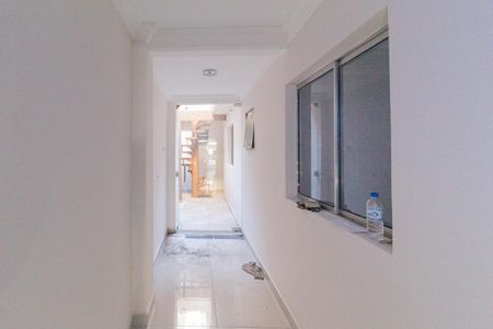 Casa à venda com 250m², 4 quartos e 2 vagas Casa à venda com 250m², 4 quartos e 2 vagasCorredor