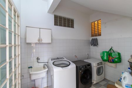 Casa de condomínio para alugar com 272m², 6 quartos e 2 vagas Casa de condomínio para alugar com 272m², 6 quartos e 2 vagasÁrea de Serviço