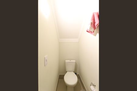 Casa de condomínio à venda com 60m², 2 quartos e 2 vagasLavabo