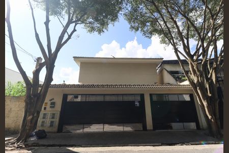Casa de condomínio à venda com 60m², 2 quartos e 2 vagasFachada