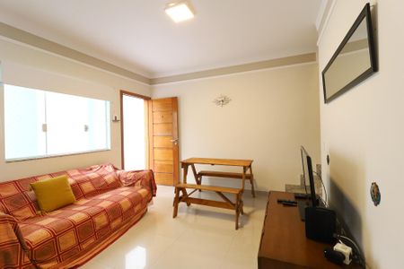 Casa de condomínio à venda com 60m², 2 quartos e 2 vagasSala