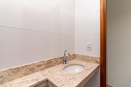 Apartamento à venda com 47m², 2 quartos e 1 vaga Apartamento à venda com 47m², 2 quartos e 1 vagaBanheiro