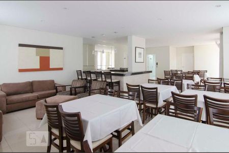 Apartamento à venda com 98m², 3 quartos e 2 vagas Apartamento à venda com 98m², 3 quartos e 2 vagasÁrea comum - Salão de festas