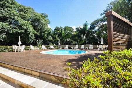 Apartamento à venda com 179m², 3 quartos e 1 vaga Apartamento à venda com 179m², 3 quartos e 1 vagaÁrea comum - Piscina