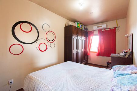 Casa à venda com 300m², 6 quartos e 3 vagas Casa à venda com 300m², 6 quartos e 3 vagasQuarto 1