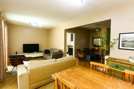 Casa de condomínio para alugar com 126m², 4 quartos e 3 vagas Casa de condomínio para alugar com 126m², 4 quartos e 3 vagasSala