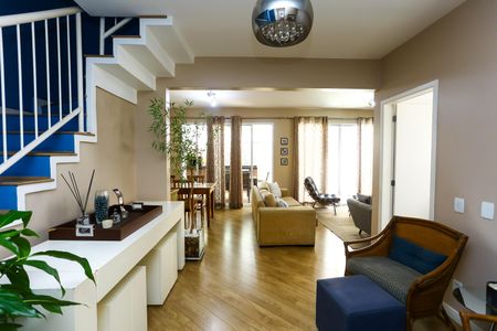 Casa de condomínio para alugar com 126m², 4 quartos e 3 vagas Casa de condomínio para alugar com 126m², 4 quartos e 3 vagasSala