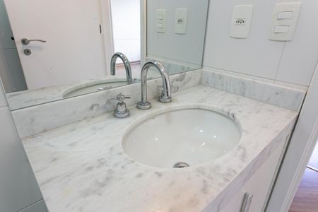 Apartamento à venda com 72m², 2 quartos e 2 vagasBanheiro Social