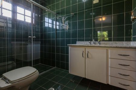 Casa para alugar com 260m², 4 quartos e 4 vagas Casa para alugar com 260m², 4 quartos e 4 vagasBanheiro do Quarto 1