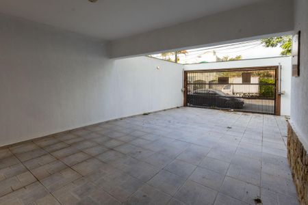 Casa para alugar com 260m², 4 quartos e 4 vagas Casa para alugar com 260m², 4 quartos e 4 vagasGaragem