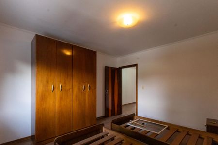 Casa para alugar com 260m², 4 quartos e 4 vagas Casa para alugar com 260m², 4 quartos e 4 vagasQuarto 4