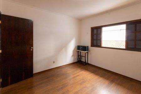 Casa para alugar com 260m², 4 quartos e 4 vagas Casa para alugar com 260m², 4 quartos e 4 vagasQuarto 3