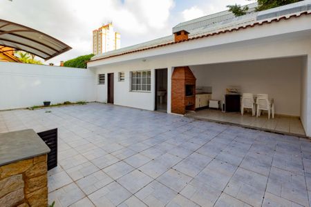 Casa para alugar com 260m², 4 quartos e 4 vagas Casa para alugar com 260m², 4 quartos e 4 vagasQuintal