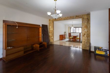 Casa para alugar com 260m², 4 quartos e 4 vagas Casa para alugar com 260m², 4 quartos e 4 vagasSala