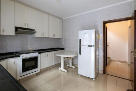 Casa para alugar com 260m², 4 quartos e 4 vagas Casa para alugar com 260m², 4 quartos e 4 vagasCozinha