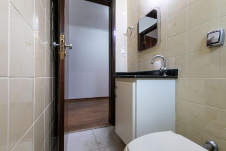 Casa para alugar com 260m², 4 quartos e 4 vagas Casa para alugar com 260m², 4 quartos e 4 vagasBanheiro Social