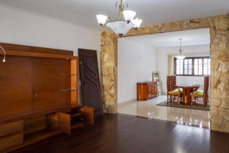 Casa para alugar com 260m², 4 quartos e 4 vagas Casa para alugar com 260m², 4 quartos e 4 vagasSala