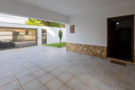 Casa para alugar com 260m², 4 quartos e 4 vagas Casa para alugar com 260m², 4 quartos e 4 vagasGaragem