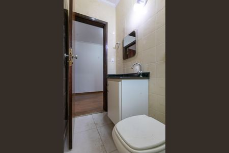 Casa para alugar com 260m², 4 quartos e 4 vagas Casa para alugar com 260m², 4 quartos e 4 vagasBanheiro Social