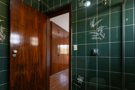 Casa para alugar com 260m², 4 quartos e 4 vagas Casa para alugar com 260m², 4 quartos e 4 vagasBanheiro do Quarto 1