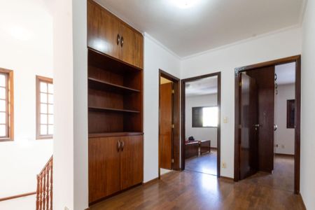 Casa para alugar com 260m², 4 quartos e 4 vagas Casa para alugar com 260m², 4 quartos e 4 vagasCorredor