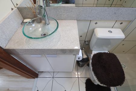 Casa à venda com 246m², 3 quartos e 2 vagasBanheiro da Suíte 2