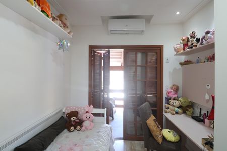 Casa à venda com 246m², 3 quartos e 2 vagasSuíte 2